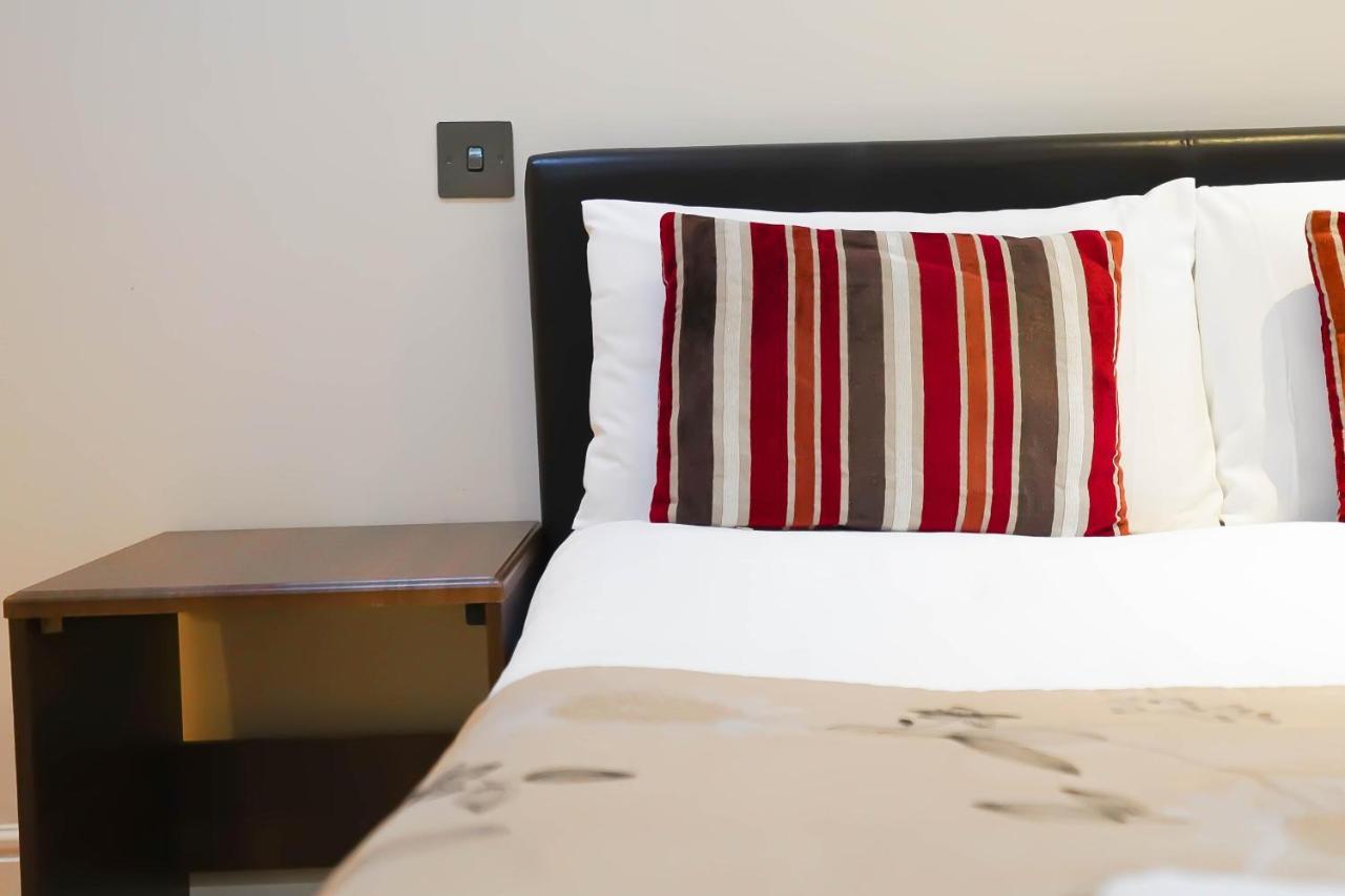 Apartamento Cosy 2-bed 2 Bathroom In *
